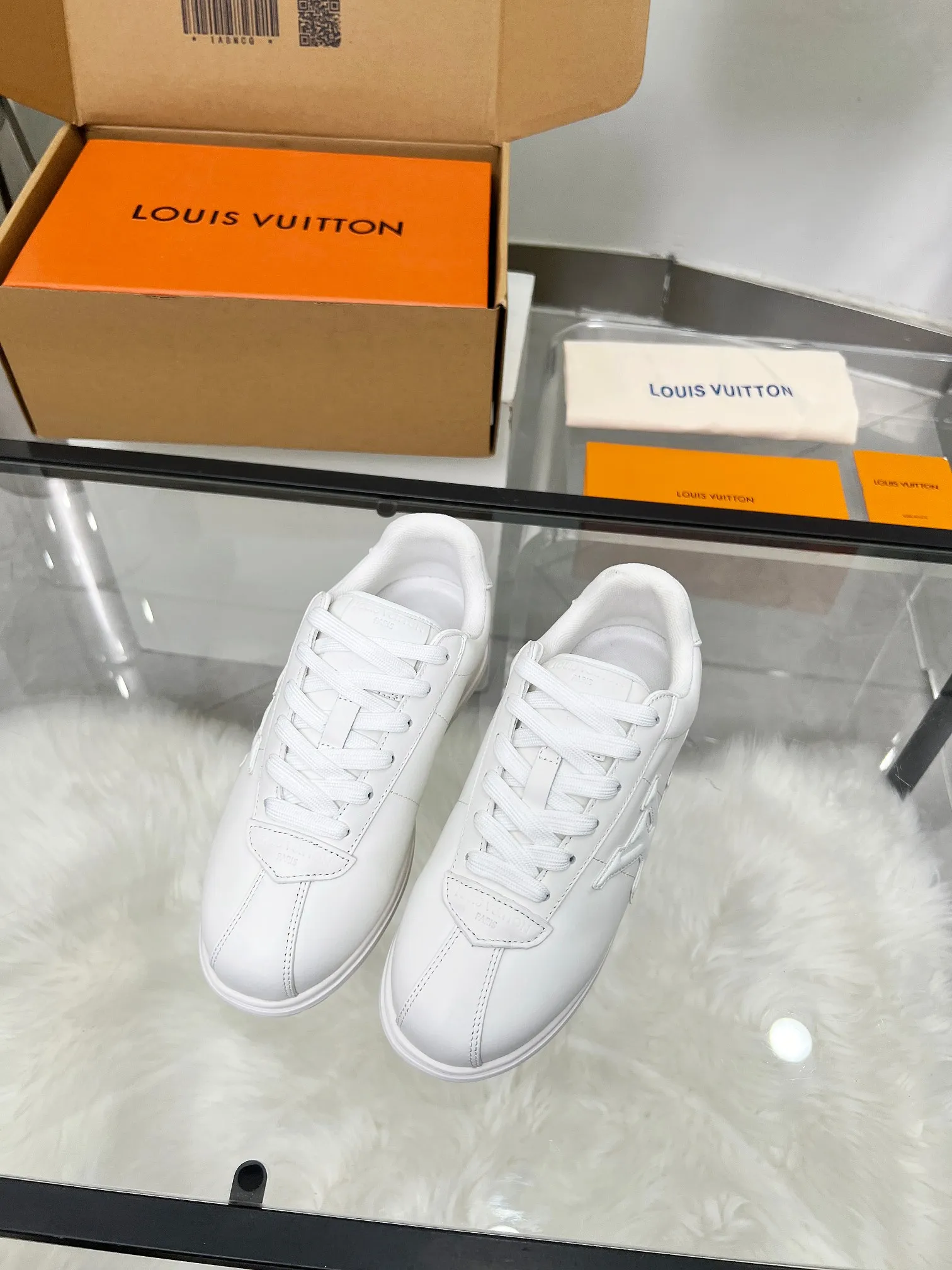 👟👟Ex-factory price 640👟👟 The 2025 summer LV Louis Vuitton new model will be shipped, the upper is made of cowhide, rubber outsole, 7 colors, with complete packaging and airplane box, 35--46